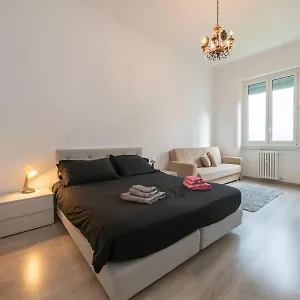 Appartamento Italstay - Centrale-garibaldi - Pet Friendly, Milano